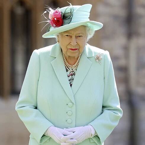 Queen Elizabeth II’s Coffin Arrives in London Via Royal Air Force Following Her Death