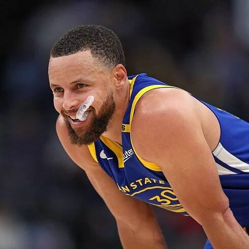 Warriors' Steph Curry in comical moment with rookie teammate in post-game interview