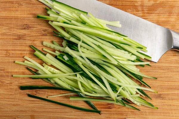Every kind of knife cut, fine julienne