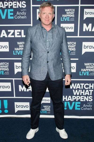 Anthony Michael Hall Apologizes for Yelling at Hotel Pool Guests