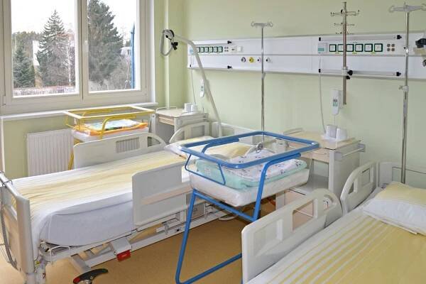 Nově zrekonstruované oddělení šestinedělí | Fakultní Thomayerova nemocnice