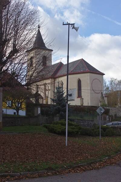 Soubor:Hnátnice, kostel.jpg