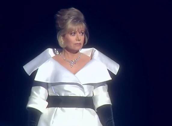 Elaine Paige | Rikrek.com