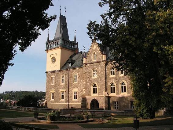 Zámek Zruč nad Sázavou - otevírací doba, akce, ubytování, prohlídky, vstupné, foto, počasí