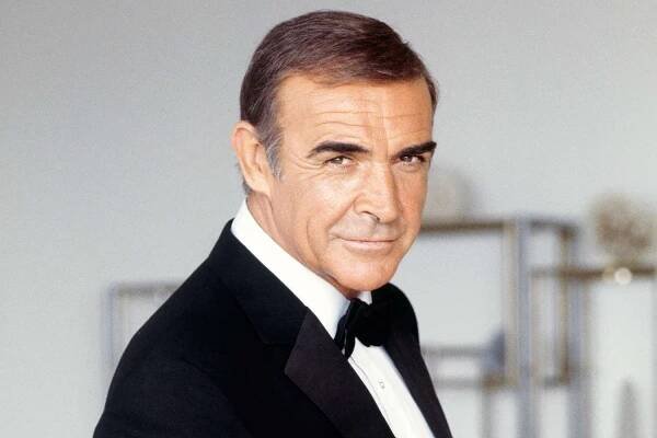 Sean Connery on set of the movie James Bond: Never Say Never Again