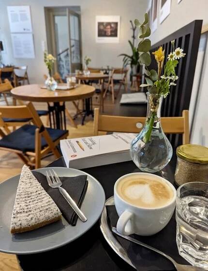 Langhans — Centrum a kavárna Člověka v tísni | Prague City Tourism
