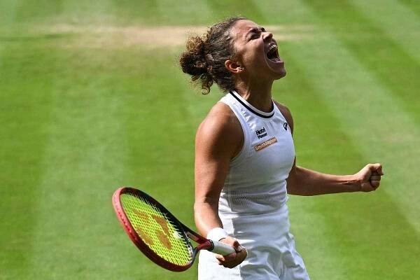Paoliniová prošla na druhém majoru v řadě do finále, ve Wimbledonu přežila bitvu s Vekičovou