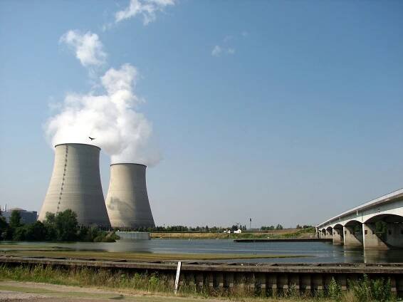 Súbor:Centrale nucléaire de belleville.jpg