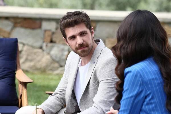 Üç Kız Kardeş - Episode 37 - Z filmu
