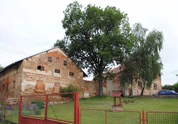 Dvůr Miskovice | Databáze domů s historií
