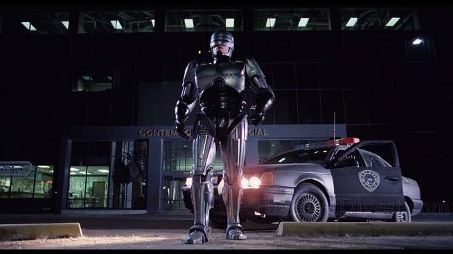 Tvrdá robotická ruka zákona. Neporazitelný RoboCop slaví třicet let
