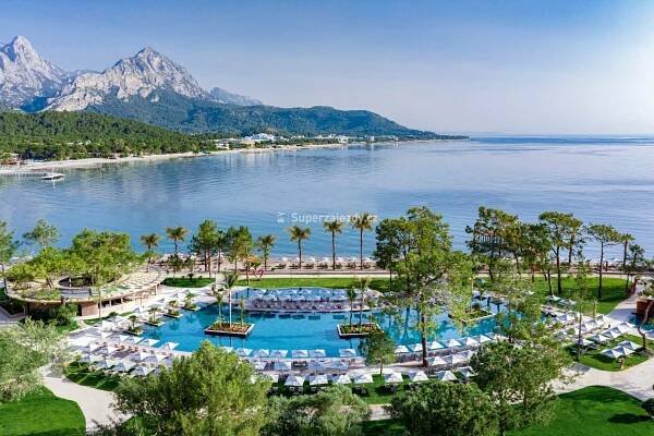 Orientální Turecko: Z lyží do moře za pouhou hodinu! Proč vyrazit na dovolenou do oblasti Antalya?