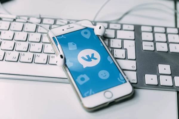 Jak řešit závislost na technologiích a sociálních médiích