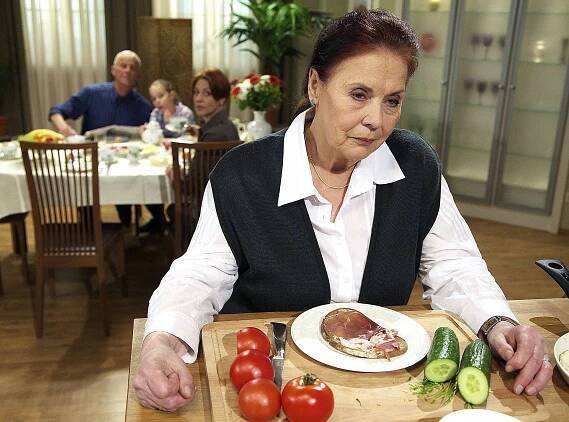 In aller Freundschaft - Hinter der Fassade - Z filmu - Ursula Karusseit
