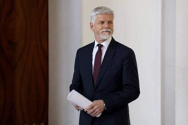 Pointa N: Prezident zkritizoval vládu, Fialův kabinet zase moskevského patriarchu