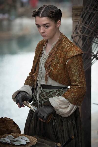 arya-stark-maisie-williams-costume-4