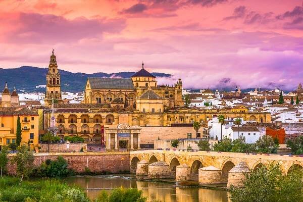 Córdoba vás uchvátí svou krásou i atmosférou. Tady se dozvíte, proč se jí říká město tří kultur