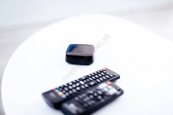 Immax NEO 07730L - Smart IR ovladač NEO LITE se senzory teploty a vlhkosti Wi-Fi Tuya 5V