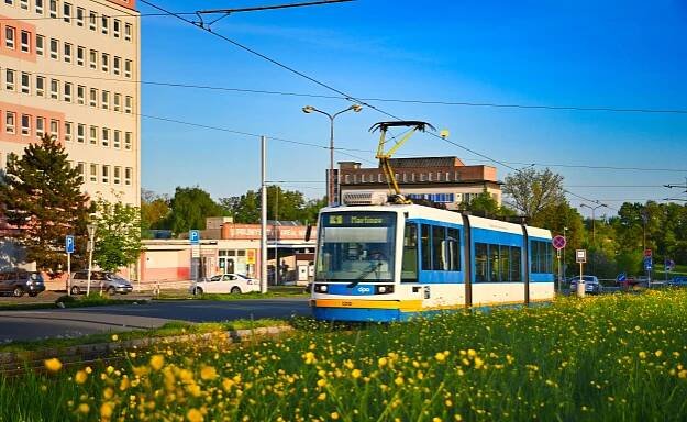 Soubor:Ostrava, Škoda 03T4 Astra č. 1210.jpg