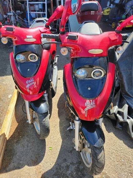 Motocykl skutr Yuki QM50T-10A - Auto-moto