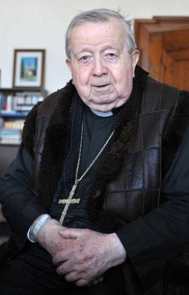 Zemřel arcibiskup Karel Otčenášek, bylo mu 91 let