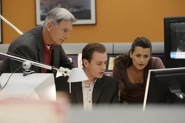 Námořní vyšetřovací služba - V zóně - Z filmu - Mark Harmon, Sean Murray, Cote de Pablo