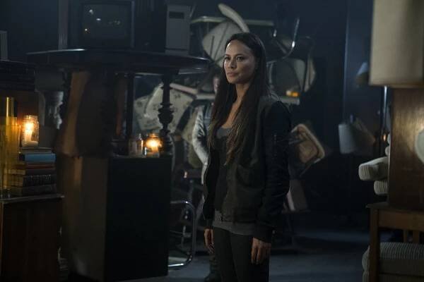 Falling Skies - Pope Breaks Bad - Z filmu - Moon Bloodgood