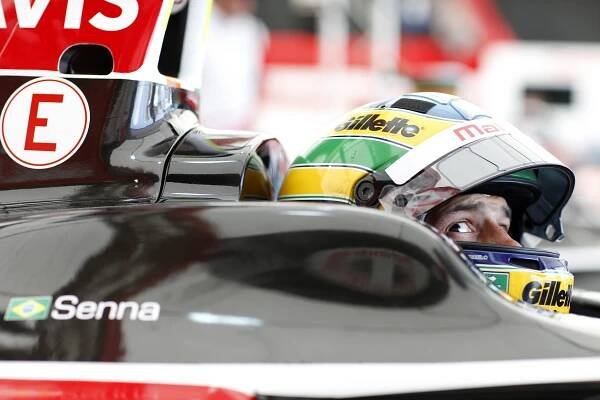 Senna leads the way in second practice
