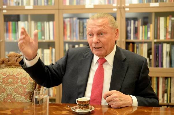 Rudolf Schuster: Politici musia spoločnosť upokojiť. Ak napätie vystupňujú, bude to horšie
