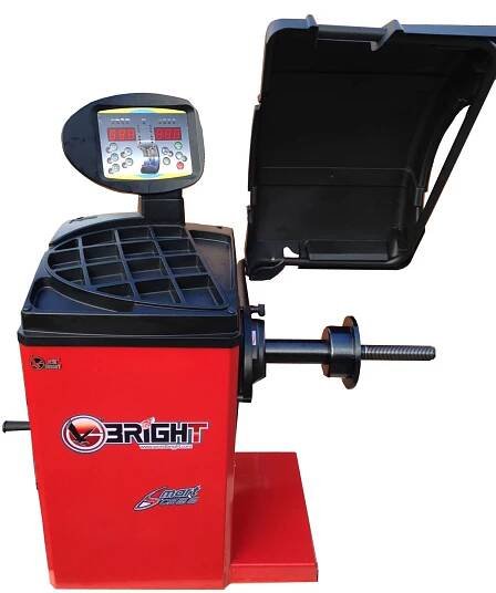 CB66B poloautomatická vyvažovačka osobní