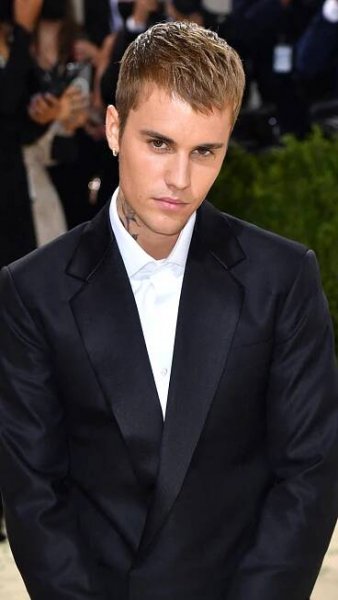 Justin Bieber Celeb Bio