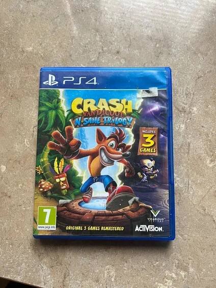 CRASH BANDICOOT - Počítače a hry