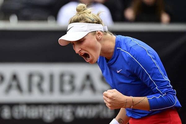 Vondroušová si ve Francii protahuje sezonu, v Angers postoupila už do čtvrtfinále