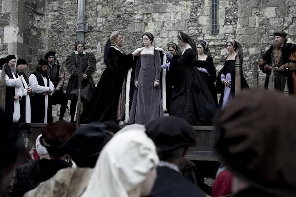 Wolf Hall - Mistři přízraků (S01E06) (2015) | Galerie - Z epizody | ČSFD.cz