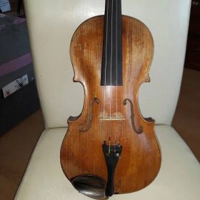 Stare housle celé - Hudební nástroje
