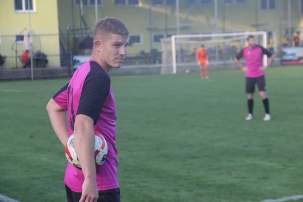 Výsledky a tabulky: Mistrovské soutěže mužů od MSFL po nejnižší okres
