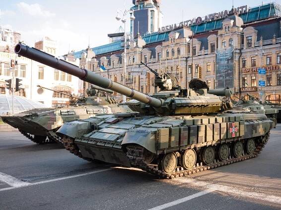 Russia or Ukraine Have Better Tanks? A Look at T-64, T-72, T-14 Tanks