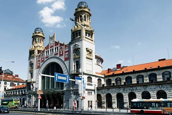 K zastřešení hlavního nádraží se chce připojit i Praha 2 – Estate & Business