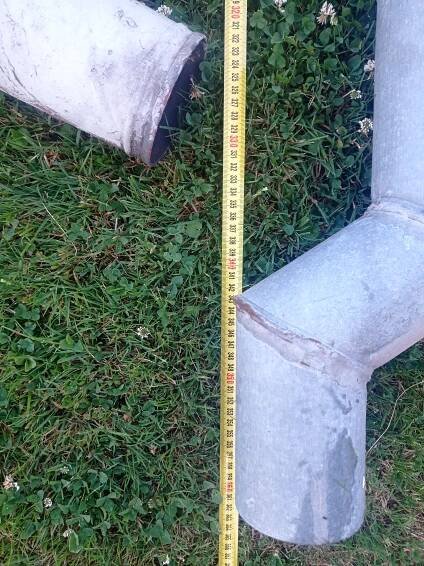 Daruji za čokoládu použité svody o průměru 10cm - 2 ks něco přes 3m s různým ukončením. (viz foto) a 1 ks nepoužitého okapu