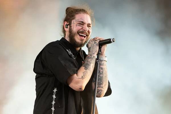 Post Malone Cozies Up to New Girlfriend in Paris
