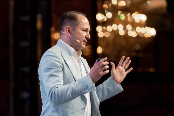 Peter Hacker | Passionate, Internationally Expert for Cyber Crime & Digital Change
