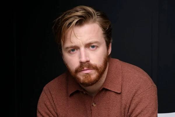 ‘Slow Horses’ Star Jack Lowden Talks Working With His Heroes—and Those Inevitable Bond Rumors