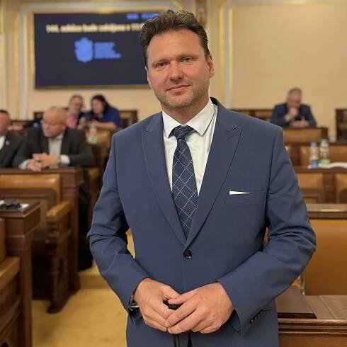 Povolenky zdraží teplo i dopravu. Česko už je nezastaví, přiznává Hladík - Ekonomický deník