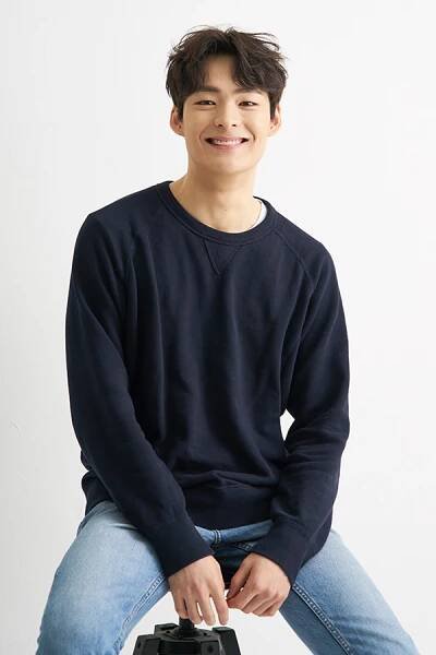 Song Geon-Hee-1997-p1.jpg