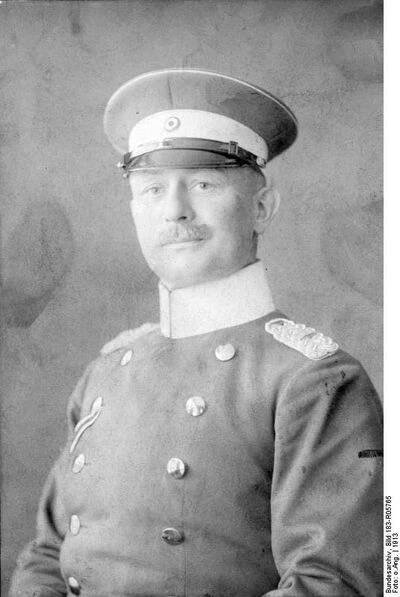 Lettow-Vorbeck, Paul von - Oberstleutnant von Lettow-Vorbeck, velitel II. praporu námořní pěchoty ve Wilhelmshavenuv v Německu, v roce 1913.
