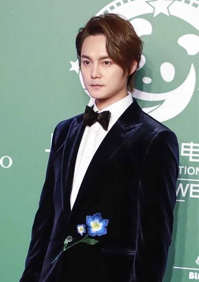 Yin Zheng (actor)