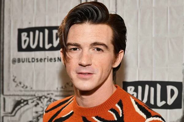  Actor/musician Drake Bell visits Build Series to discuss album "Honest" at Build Studio on January 15, 2018 in New York City. 