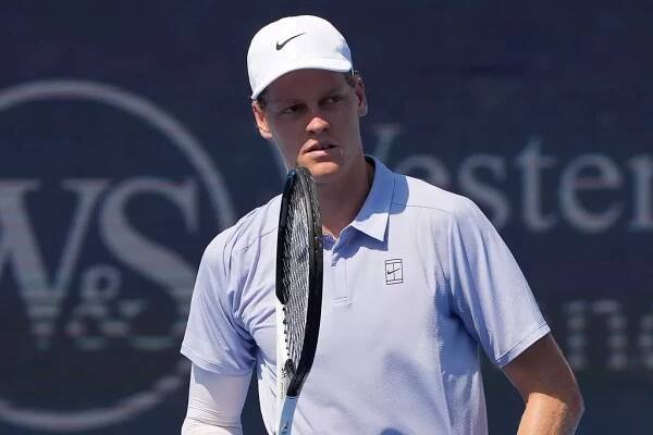 Jannik Sinner was forced to retire after just 23 minutes