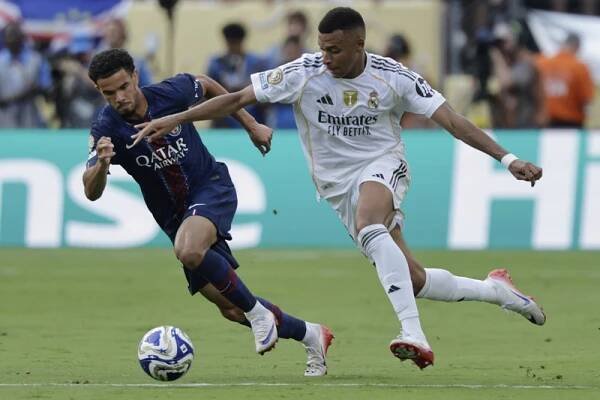 Fotbalisté Paris St. Germain porazili Real Madrid a jsou ve finále MS klubů