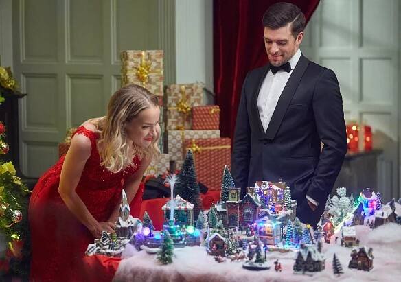 Královská chůva - Z filmu - Rachel Skarsten, Dan Jeannotte
